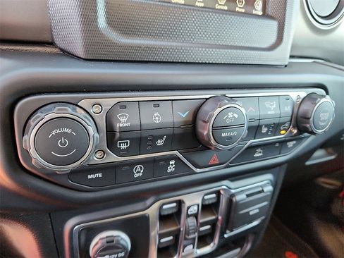 Used 2022 Jeep Wrangler Unlimited Sport image 21