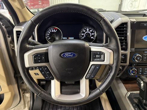 Used 2017 Ford F150 Lariat image 15