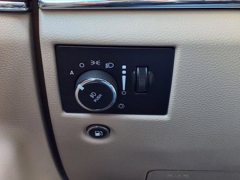 Used 2020 Jeep Grand Cherokee Overland RWD image 13