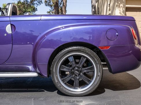 Used 2004 Chevrolet SSR w/ Preferred Equipment Group RWD image 5