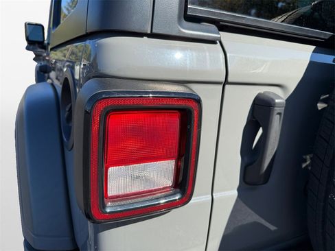 Certified 2022 Jeep Wrangler Unlimited Sport image 19