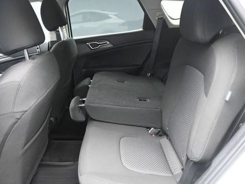 Used 2025 Kia Sportage LX FWD image 21