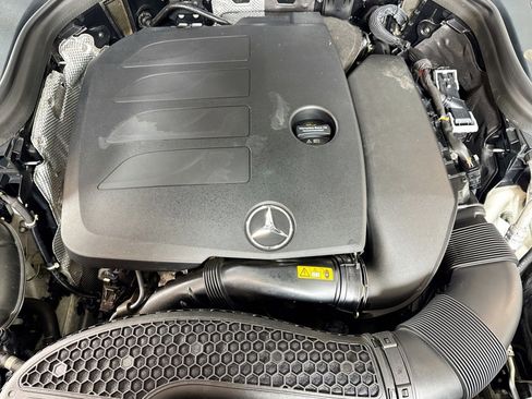 Used 2021 Mercedes-Benz GLC 300 image 28