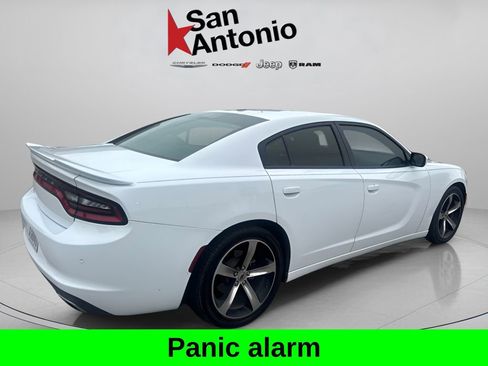 Used 2017 Dodge Charger SE w/ Power Sunroof Group RWD image 11