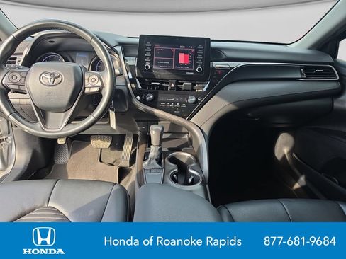 Used 2022 Toyota Camry SE FWD image 12