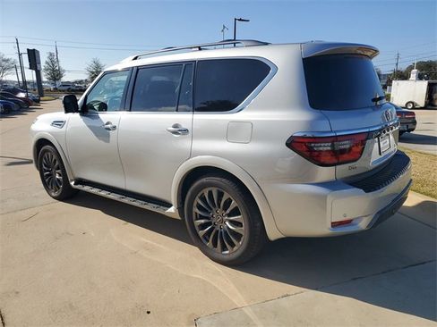 Used 2023 Nissan Armada Platinum w/ Captain's Chairs Package image 3