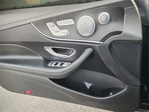 Used 2018 Mercedes-Benz E 400 E 400 image 8