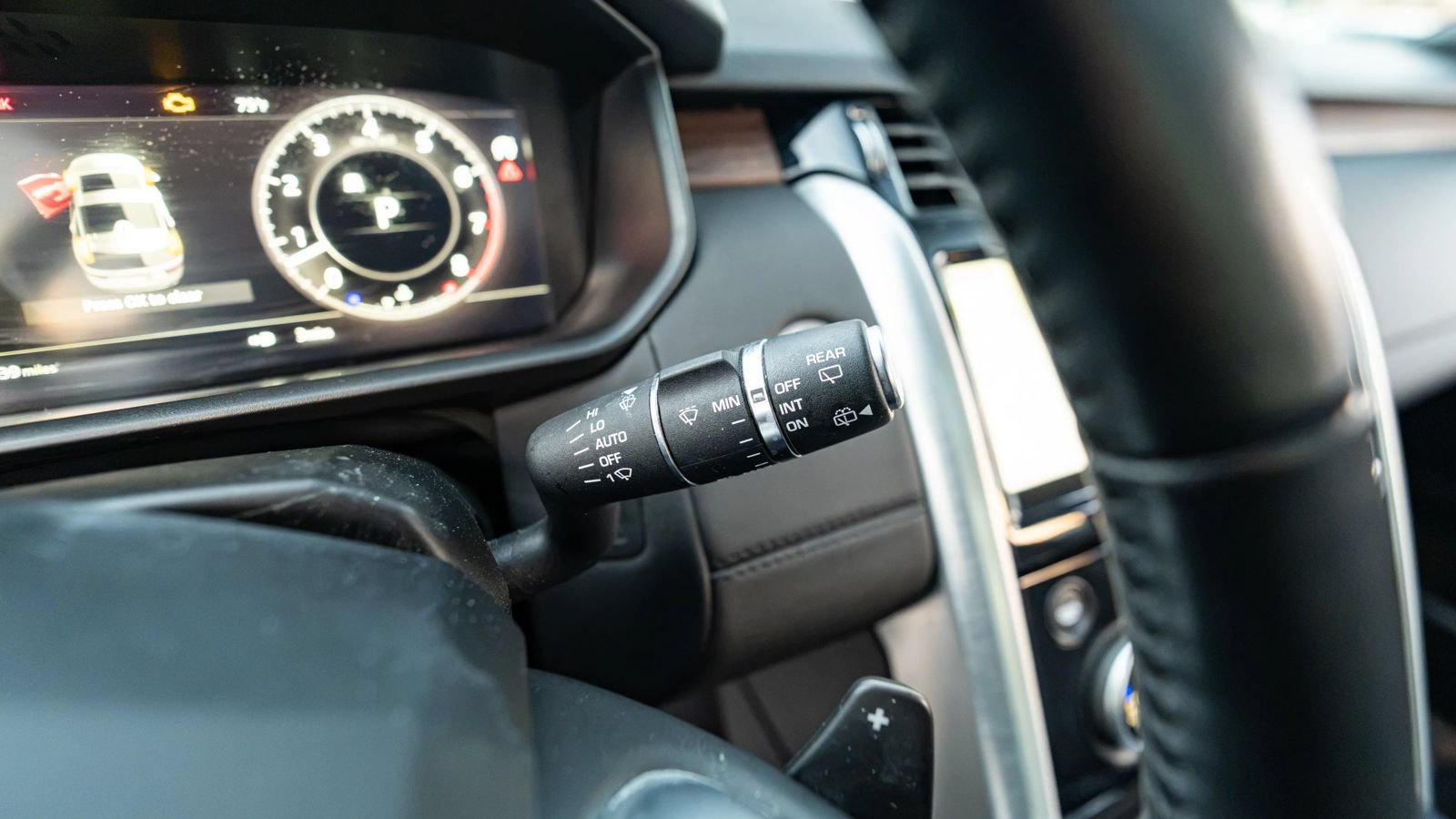 Used 2020 Land Rover Discovery HSE AWD/4WD image 53