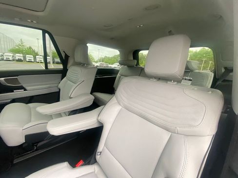 New 2025 Ford Expedition Platinum w/ Platinum Ultimate Package AWD/4WD image 24