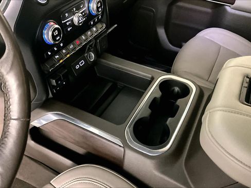 Used 2019 GMC Sierra 1500 SLT image 16