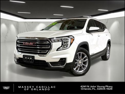 Used 2022 GMC Terrain SLT image 1