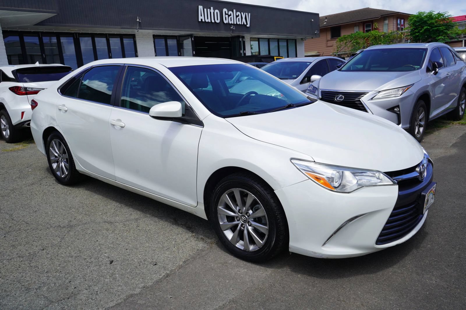 Used 2016 Toyota Camry XLE FWD image 3