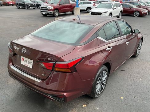 Used 2023 Nissan Altima 2.5 SV w/ SV Premium Package image 5
