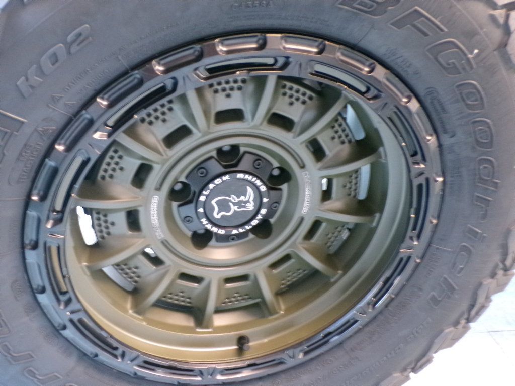 New 2026 Jeep Wrangler Unlimited Sahara AWD/4WD image 8