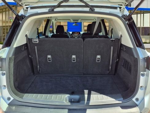 Used 2025 Nissan Pathfinder SV FWD image 26