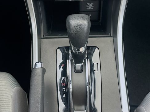 Used 2014 Honda Accord LX image 24