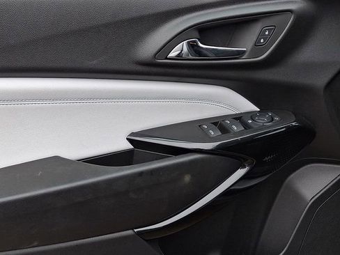 Used 2026 Chevrolet Trax LT w/ Driver Confidence Package image 17