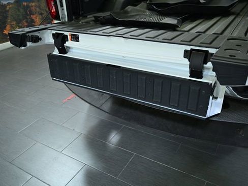 Used 2022 GMC Sierra 2500 SLT w/ SLT Convenience Package image 18