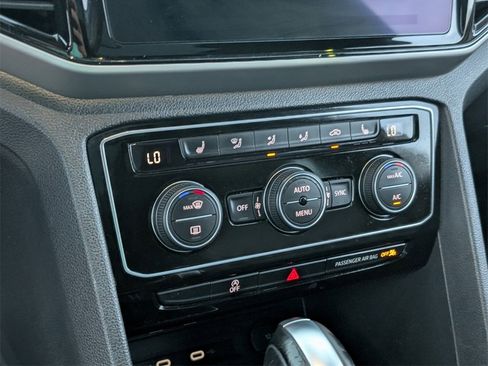 Used 2022 Volkswagen Atlas Cross Sport SEL R-Line image 21