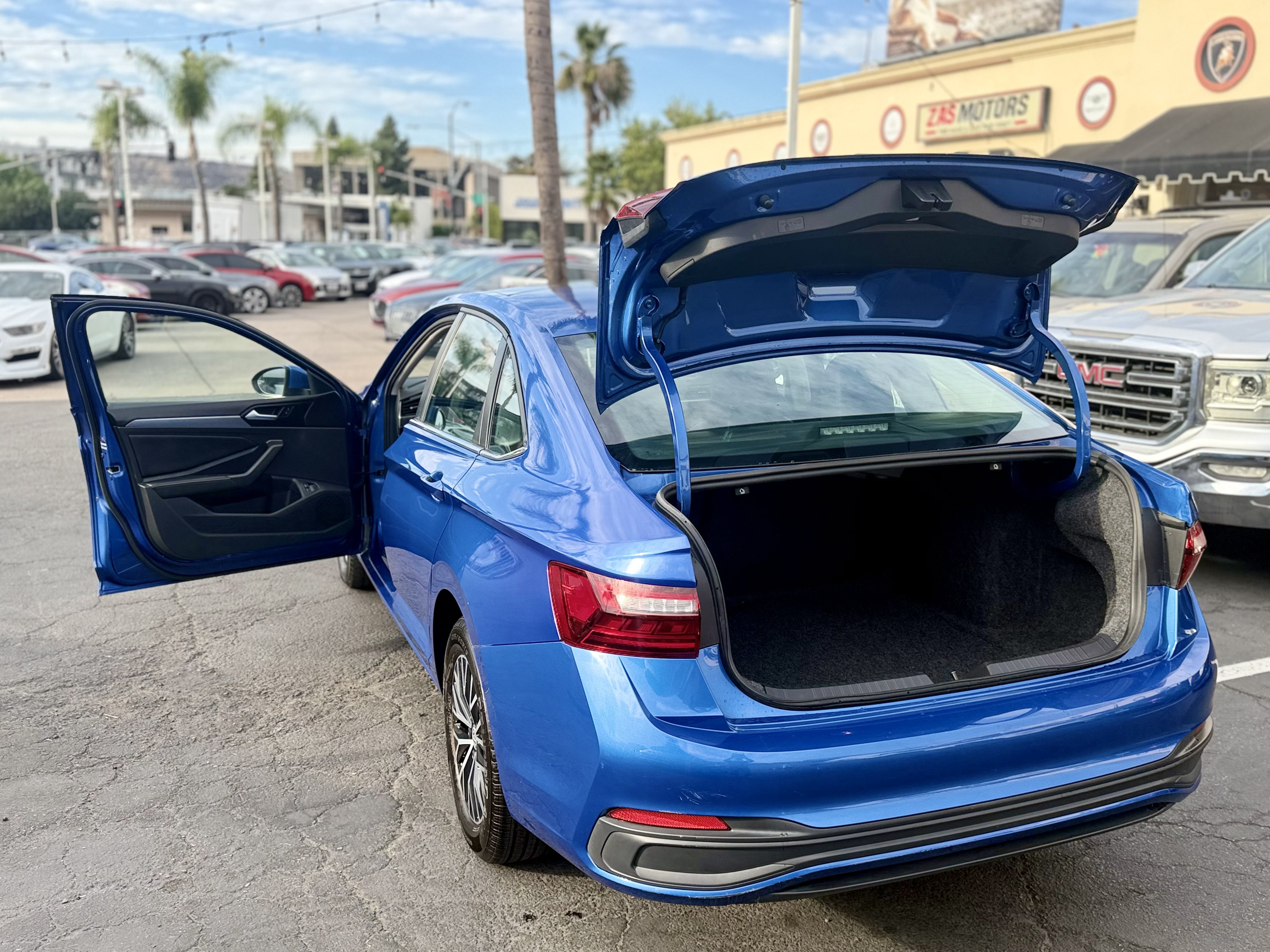 Used 2024 Volkswagen Jetta SE FWD image 11