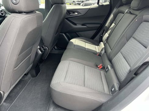 Used 2025 Chevrolet Equinox LT AWD/4WD image 12