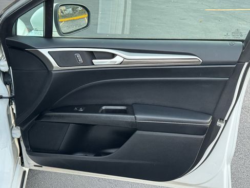 Used 2018 Ford Fusion SE w/ Equipment Group 602A image 22