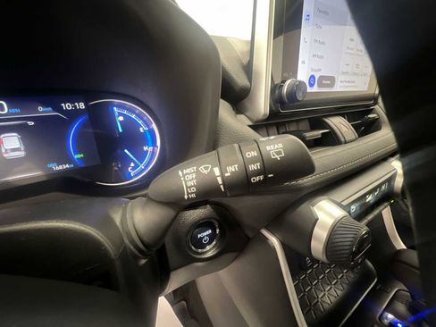 Used 2025 Toyota RAV4 XLE image 19