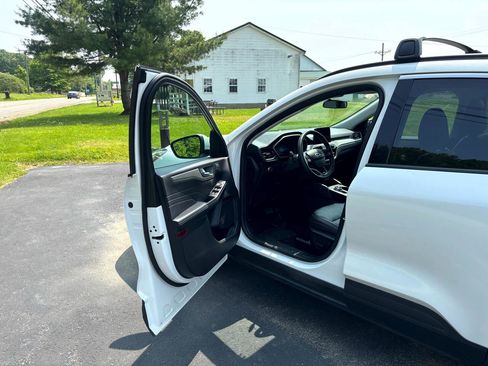 Used 2022 Ford Escape SEL w/ Technology Package image 17
