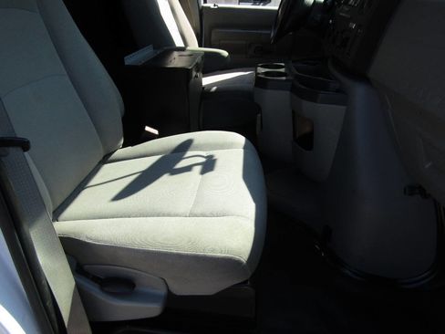 Used 2013 Ford E-250 and Econoline 250 w/ PWR Group image 9