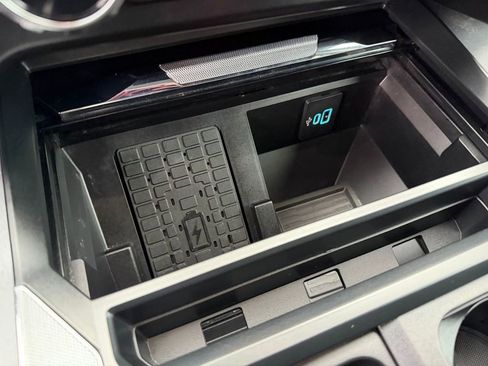 Used 2025 Ford F250 Lariat w/ Chrome Package image 34