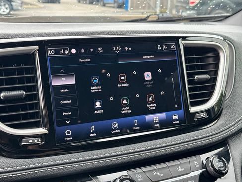 Used 2025 Chrysler Pacifica Select FWD image 21