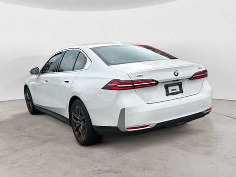 Used 2026 BMW 530i xDrive AWD/4WD image 5