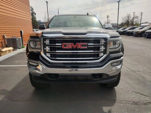 Used 2017 GMC Sierra 1500 SLT w/ SLT Preferred Package AWD/4WD image 8