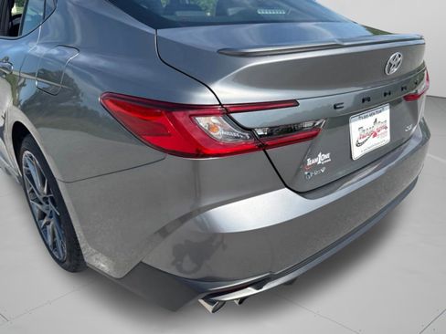 Used 2025 Toyota Camry SE w/ Convenience Package FWD image 38
