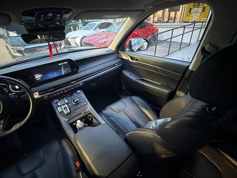 Used 2024 Hyundai Palisade Limited FWD image 11
