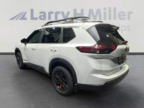 New 2026 Nissan Rogue SV image 3