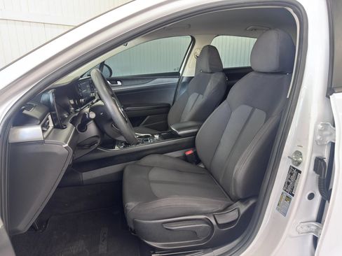 Used 2021 Kia K5 LXS FWD image 9