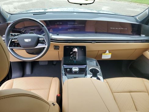 New 2025 Cadillac Escalade IQ Sport 2 image 21