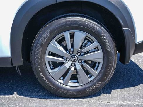 Used 2025 Nissan Pathfinder SV w/ Cargo Package FWD image 11