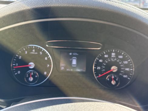 Used 2019 Kia Sorento AWD V6 image 21