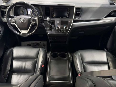 Used 2019 Toyota Sienna SE AWD/4WD image 34