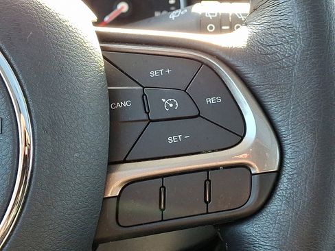 Certified 2022 Jeep Renegade Limited w/ Sun, Sound & Wheels Group image 25