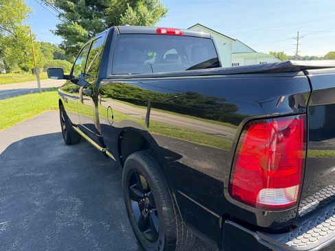 Used 2016 RAM 1500 Express w/ Black Ram 1500 Express Group AWD/4WD image 14