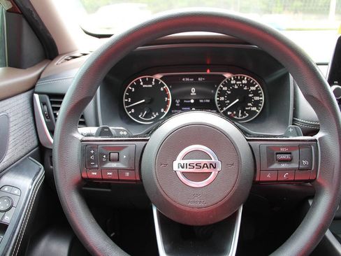 Used 2021 Nissan Rogue S FWD image 28