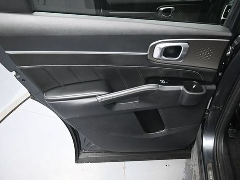 Used 2021 Kia Sorento SX AWD/4WD image 30