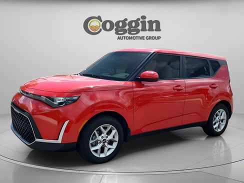 Used 2025 Kia Soul LX w/ LX Technology Package image 1