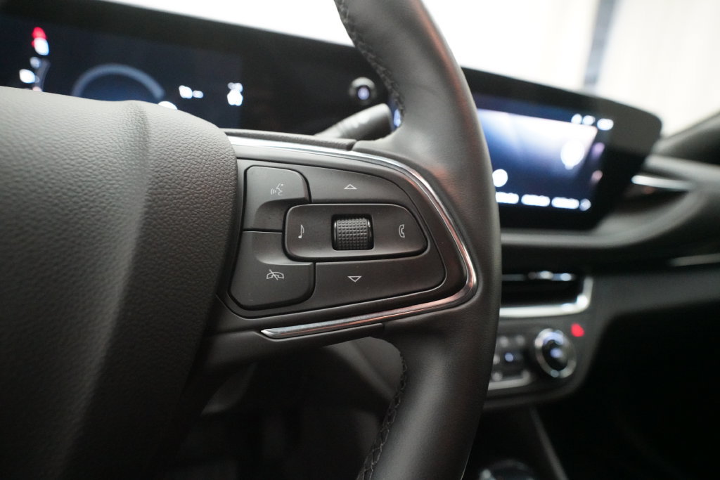 Used 2025 Buick Envista Preferred w/ Convenience I Package FWD image 19