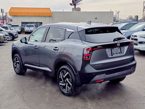 Used 2025 Nissan Kicks SV image 13