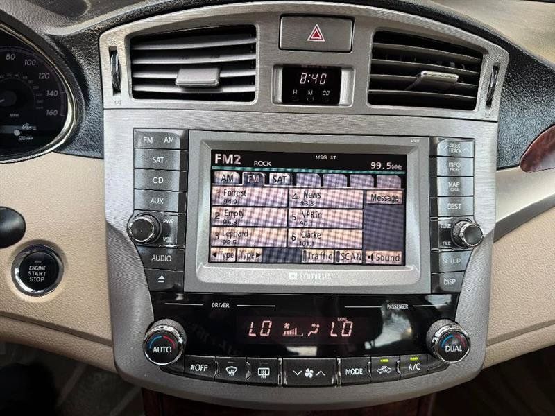 Used 2011 Toyota Avalon Limited FWD image 33