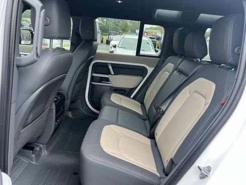 Certified 2023 Land Rover Defender 110 X-Dynamic SE AWD/4WD image 28